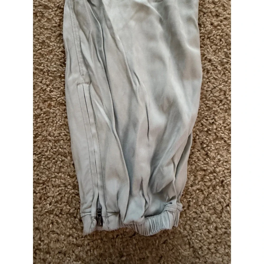 Lululemon Womens Essential Affinity Mid Rise Jogger Size 6 Zippered Ankle Cuffs